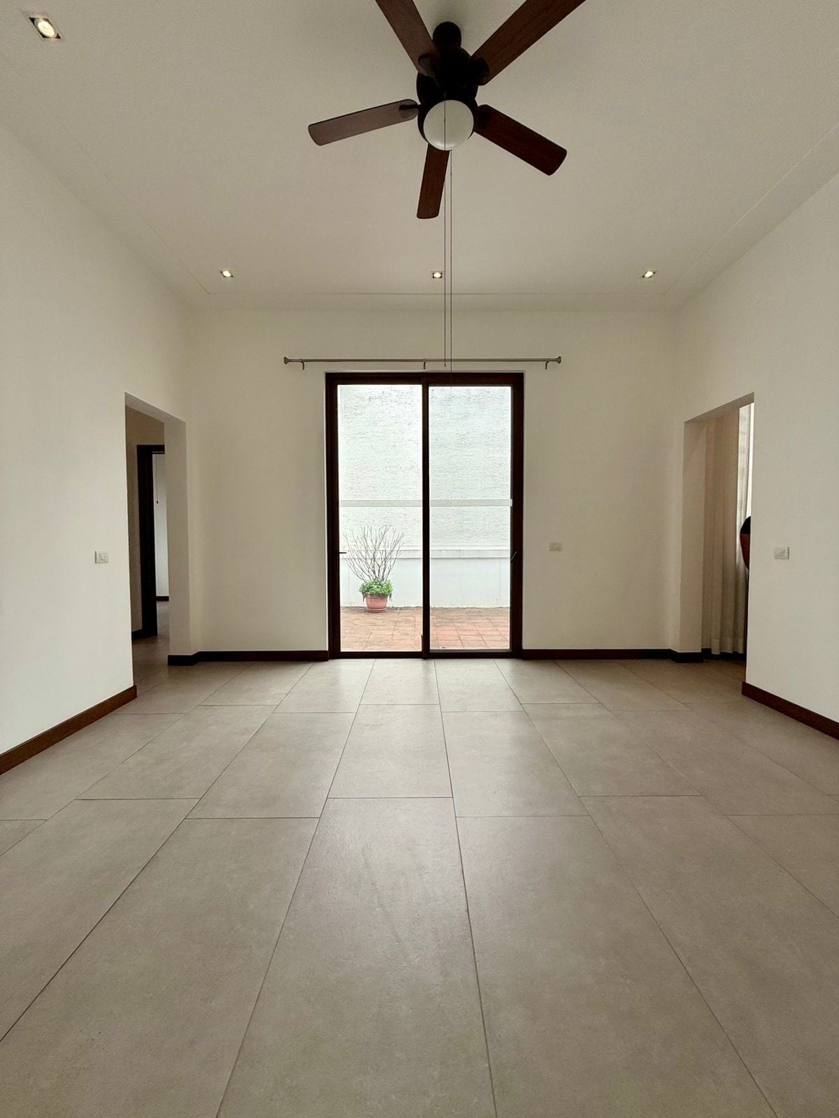 Casa en venta | 3 habitaciones | jardín interior | pérgola | Ramblas de Cayalá zona 16 — Casa en Venta en Zona 16, Guatemala, Ciudad — foto 10 de 16