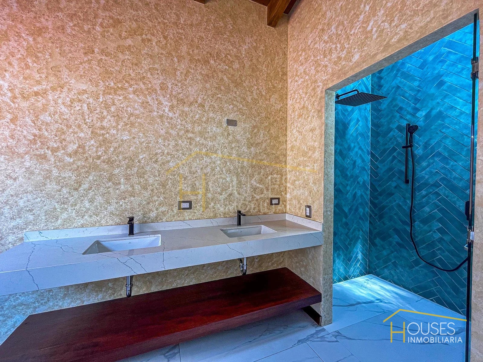 Vendo Casa en Condado del Obispo, Antigua Guatemala — Casa en Venta en Antigua, Sacatepéquez — foto 12 de 14