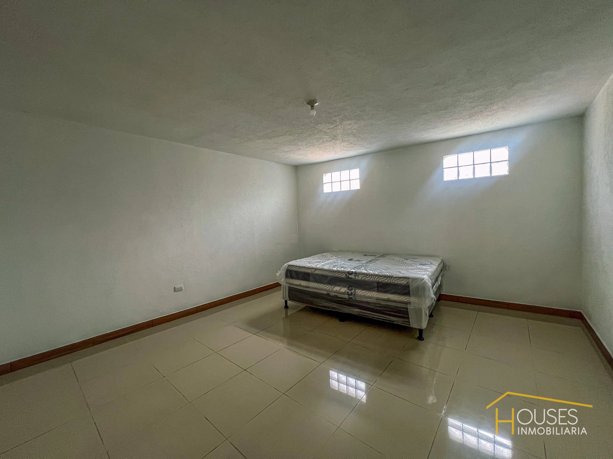 Rento Casa en San Pedro las Huertas, Antigua G. — Casa en Alquiler en San Pedro Las Huertas, Antigua, Sacatepéquez — foto 10 de 14