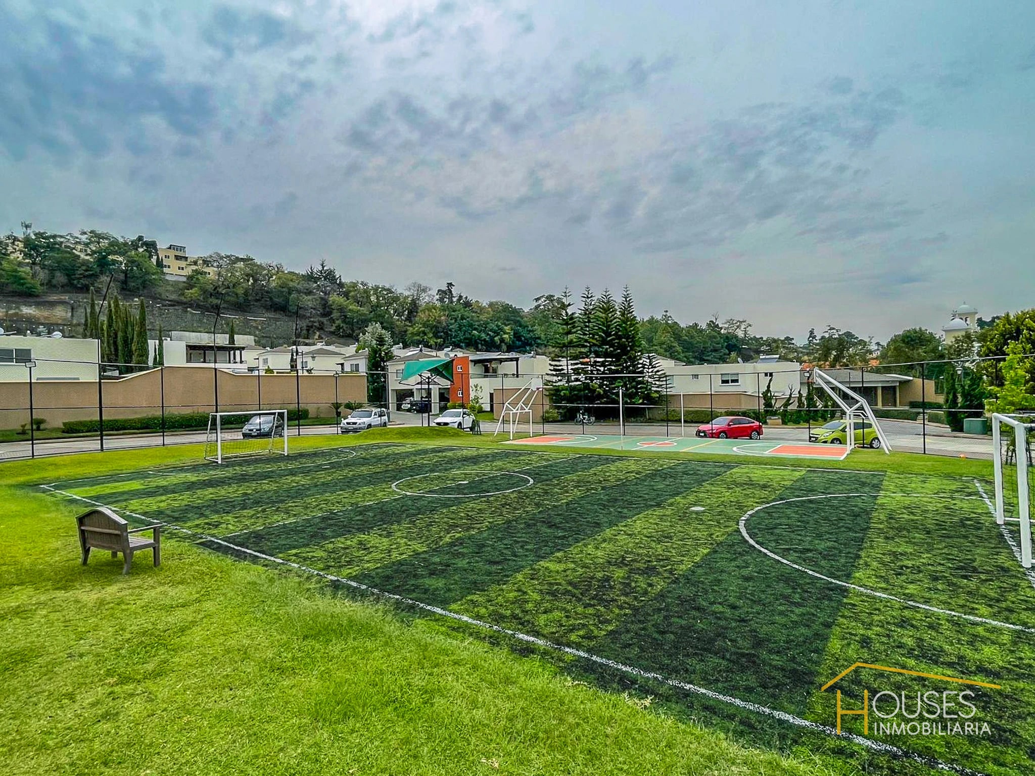 Vendo Casa en Las Luces del Encinal, Zona 7 Mixco — Casa en Venta en El Encinal, Zona 7 Mixco, Guatemala, Ciudad — foto 15 de 16