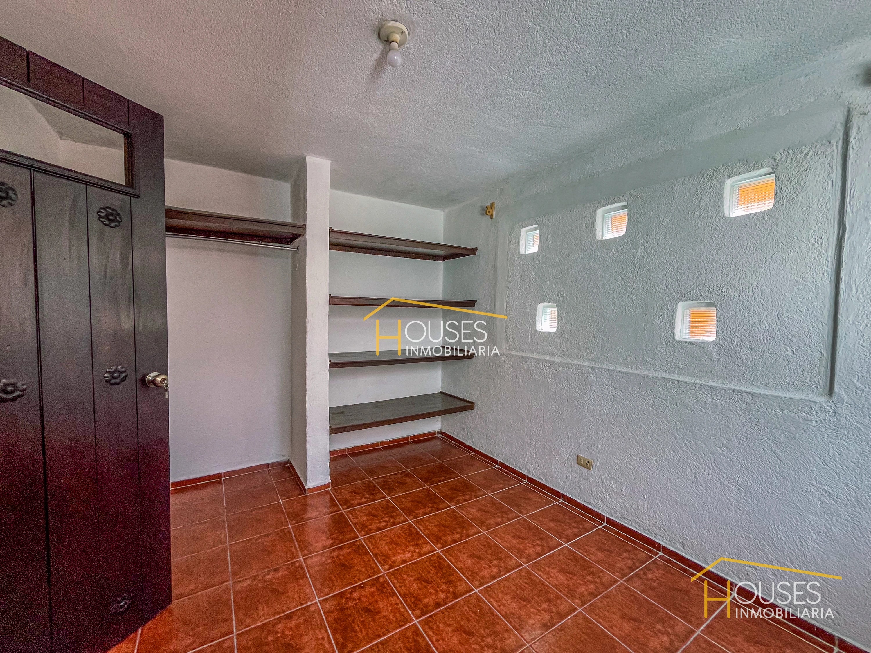 Vendo Casa en San Pedro las Huertas, Antigua Guatemala — Casa en Venta en San Pedro Las Huertas, Antigua, Sacatepéquez — foto 6 de 16
