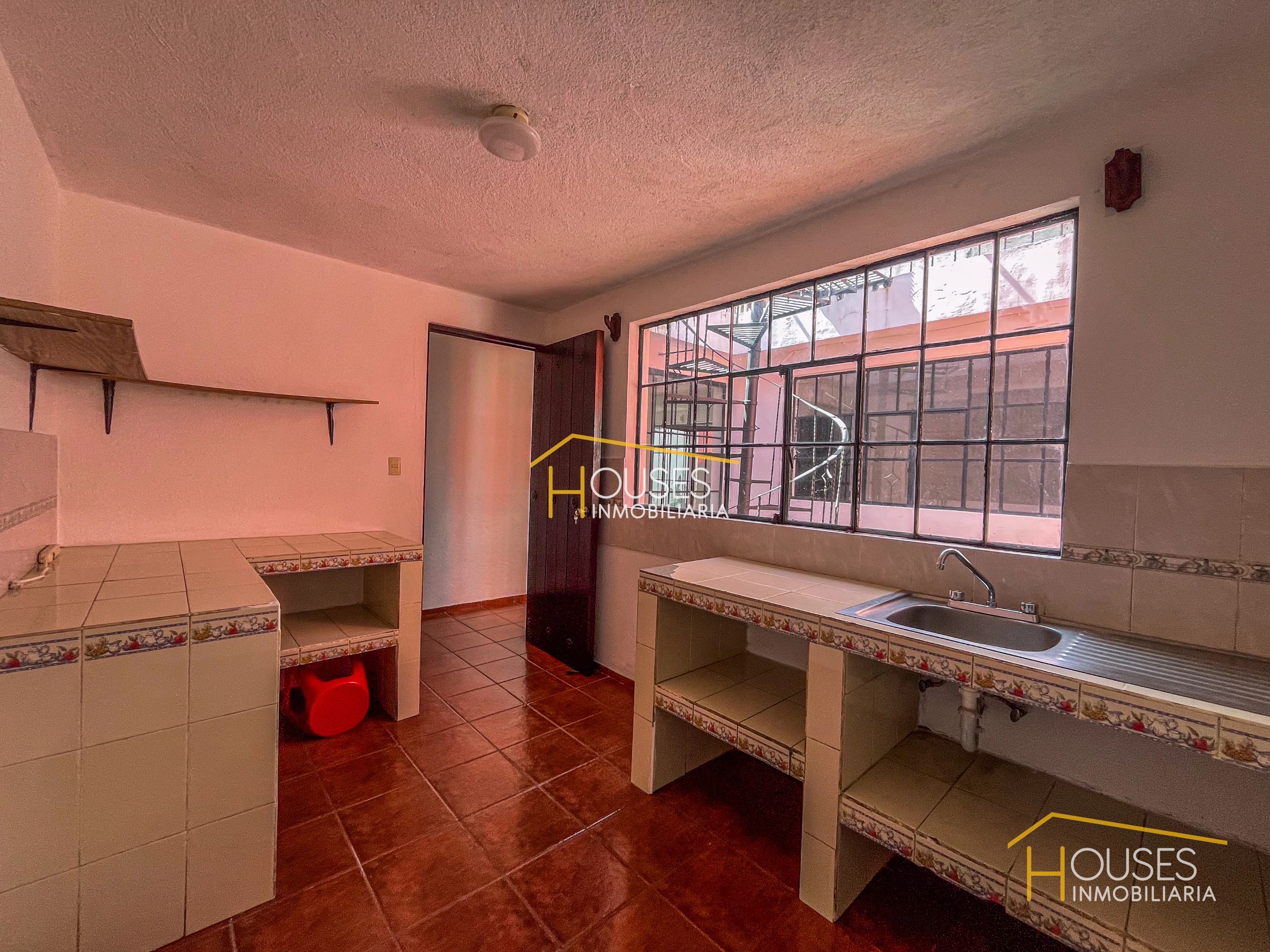 Vendo Casa en San Pedro las Huertas, Antigua Guatemala — Casa en Venta en San Pedro Las Huertas, Antigua, Sacatepéquez — foto 8 de 16