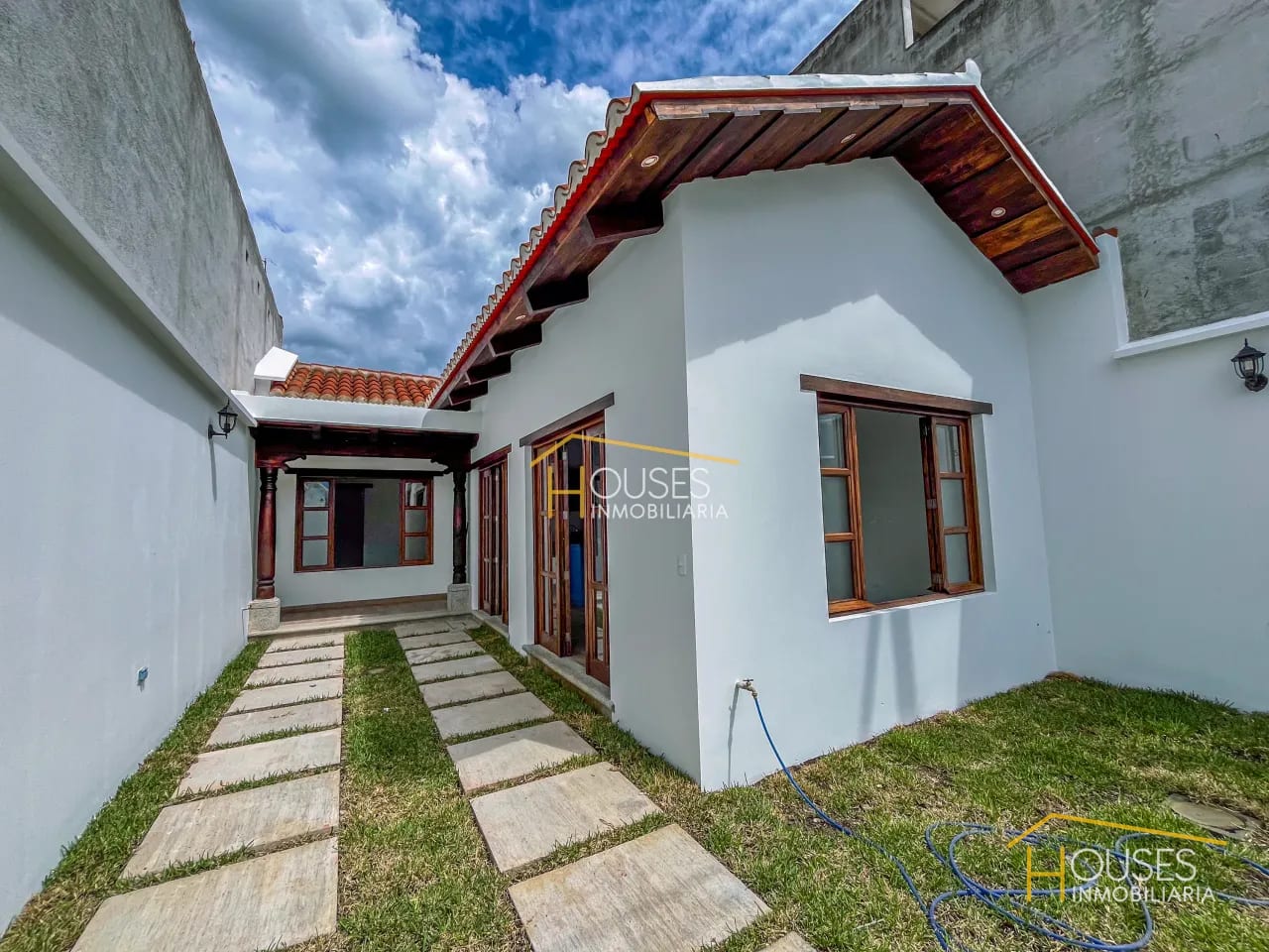 Vendo Casa en Portal de las Rosas, San Miguel Dueñas — Casa en Venta en San Miguel Dueñas, Sacatepéquez — foto 1 de 7