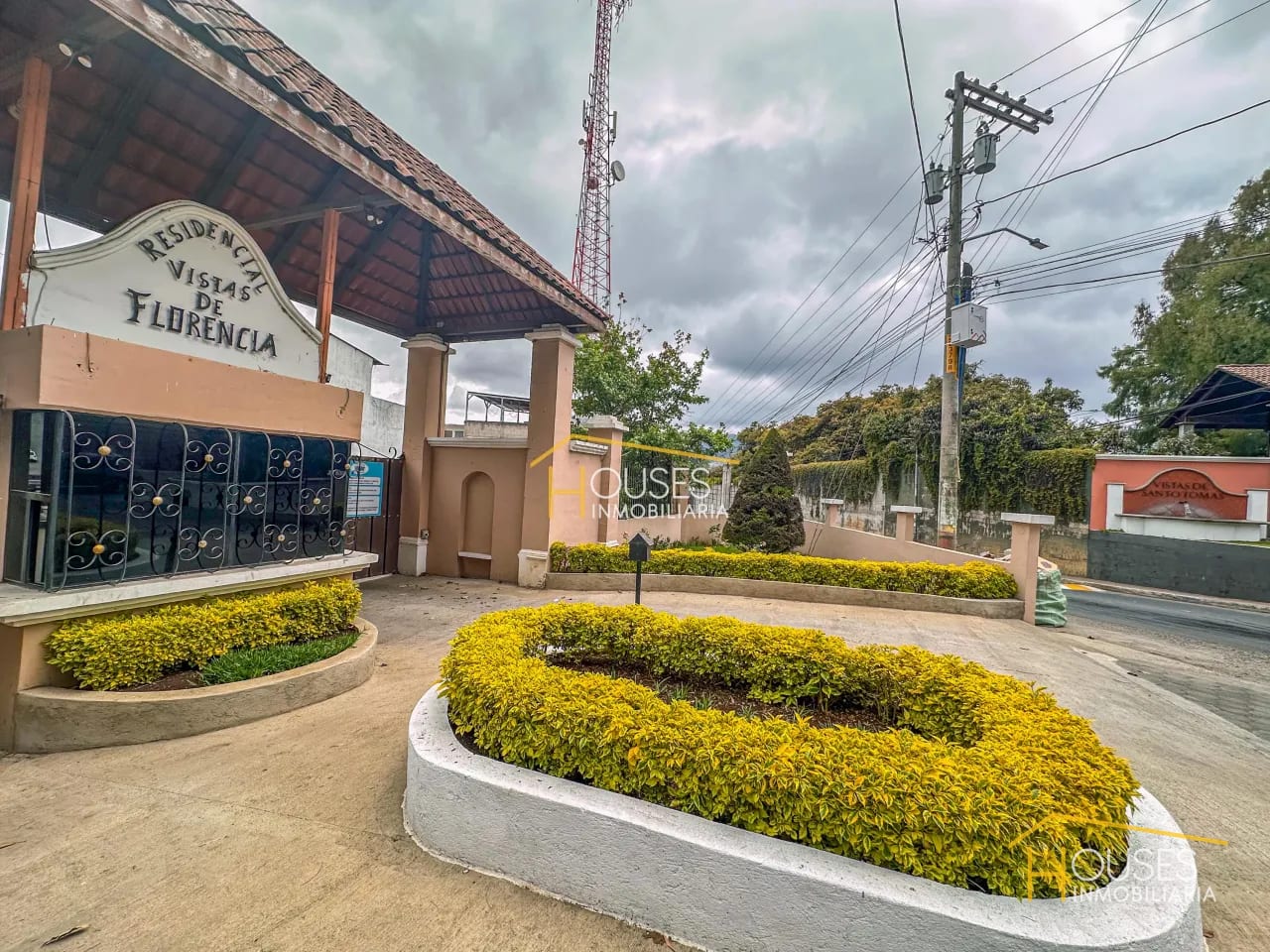 Vendo Casa en Residencial Vistas de Florencia, Santa Lucía Milpas Altas — Casa en Venta en Santa Lucía Milpas Altas, Sacatepéquez — foto 1 de 10