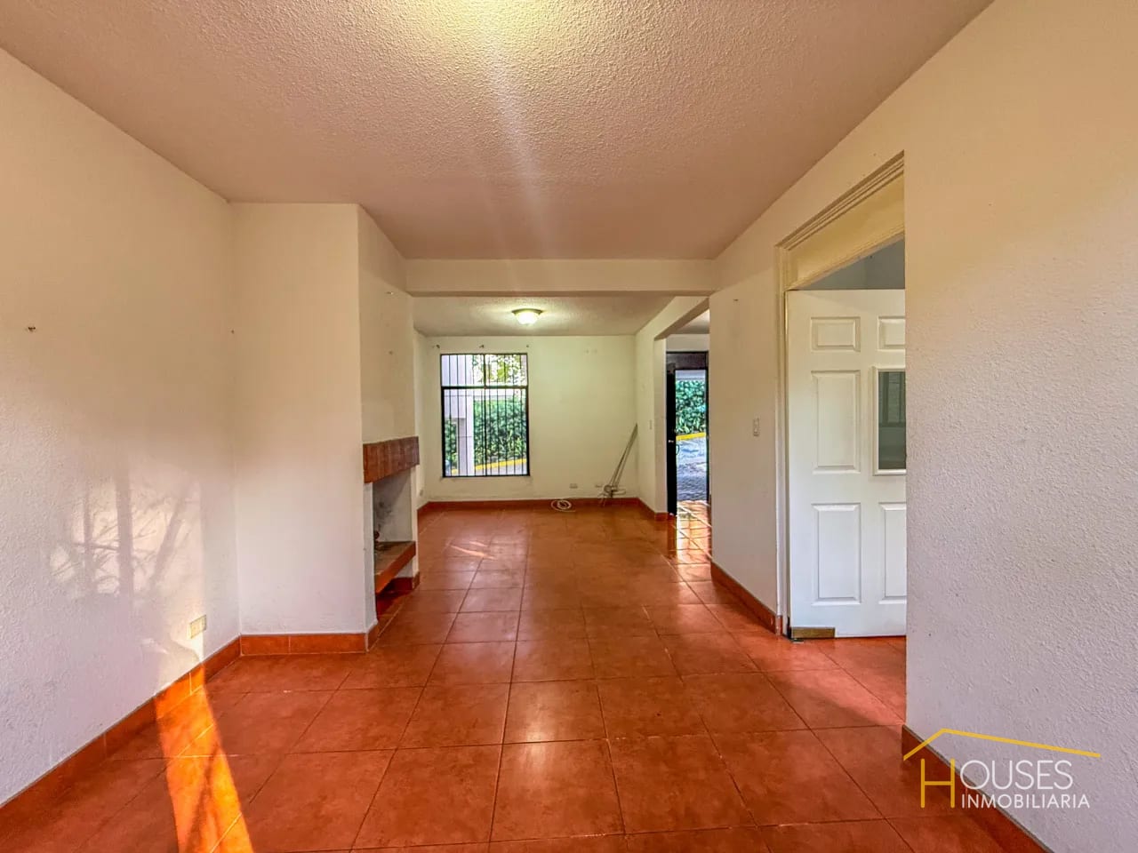 Rento Casa en Condominio San Telmo, San Lucas Sacatepéquez — Casa en Alquiler en San Lucas Sacatepéquez, Sacatepéquez — foto 5 de 17
