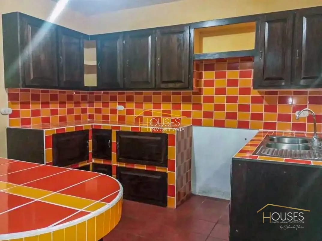 Vendo Casa en San Pedro las Huertas, Antigua Guatemala — Casa en Venta en San Pedro Las Huertas, Antigua, Sacatepéquez — foto 1 de 9