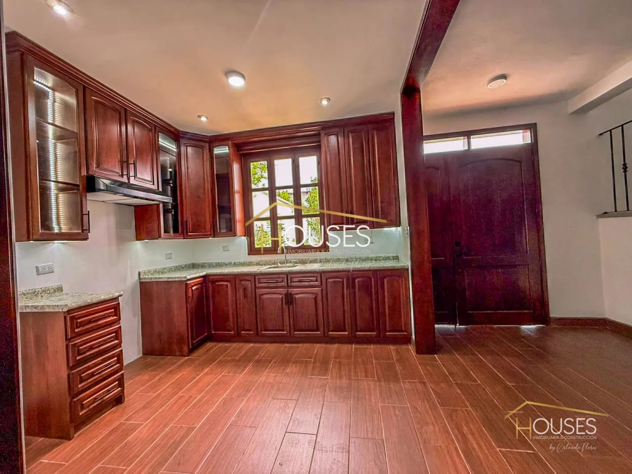 Rento Casa fuera de residencial en Santa Catarina Bobadilla — Casa en Alquiler en Antigua, Sacatepéquez — foto 8 de 17