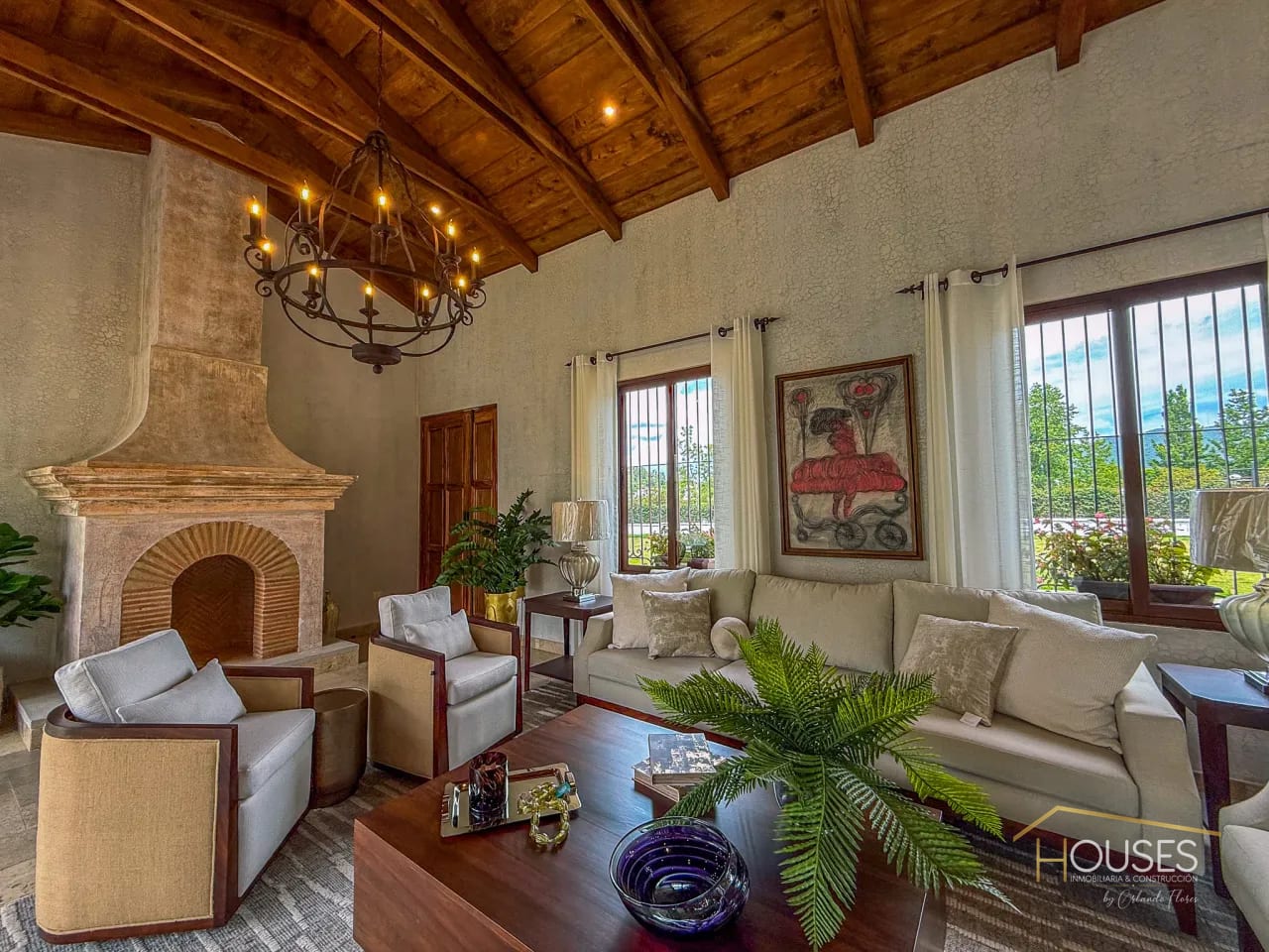 Vendo Casa de esquina en Paseo Antigua, Antigua Guatemala — Casa en Venta en Antigua, Sacatepéquez — foto 1 de 15