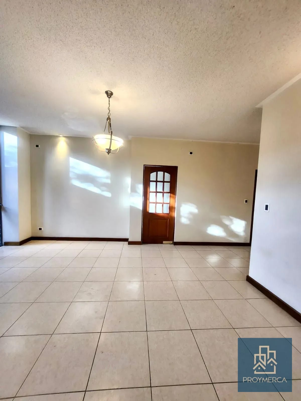 Casa en alquiler, Residencial Villas de Jacarandas de Cayalá, Zona 16 — Casa en Alquiler en Zona 16, Guatemala, Ciudad — foto 10 de 12