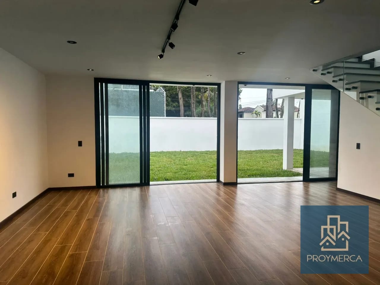 Casa en alquiler, Jardines de San Isidro, Zona 16 — Casa en Alquiler en Zona 16, Guatemala, Ciudad — foto 1 de 15