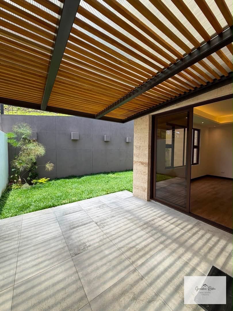 Casa en renta Lomas de San Isidro cuatro habitaciones zona 16 — Casa en Alquiler en Zona 16, Guatemala, Ciudad — foto 7 de 8