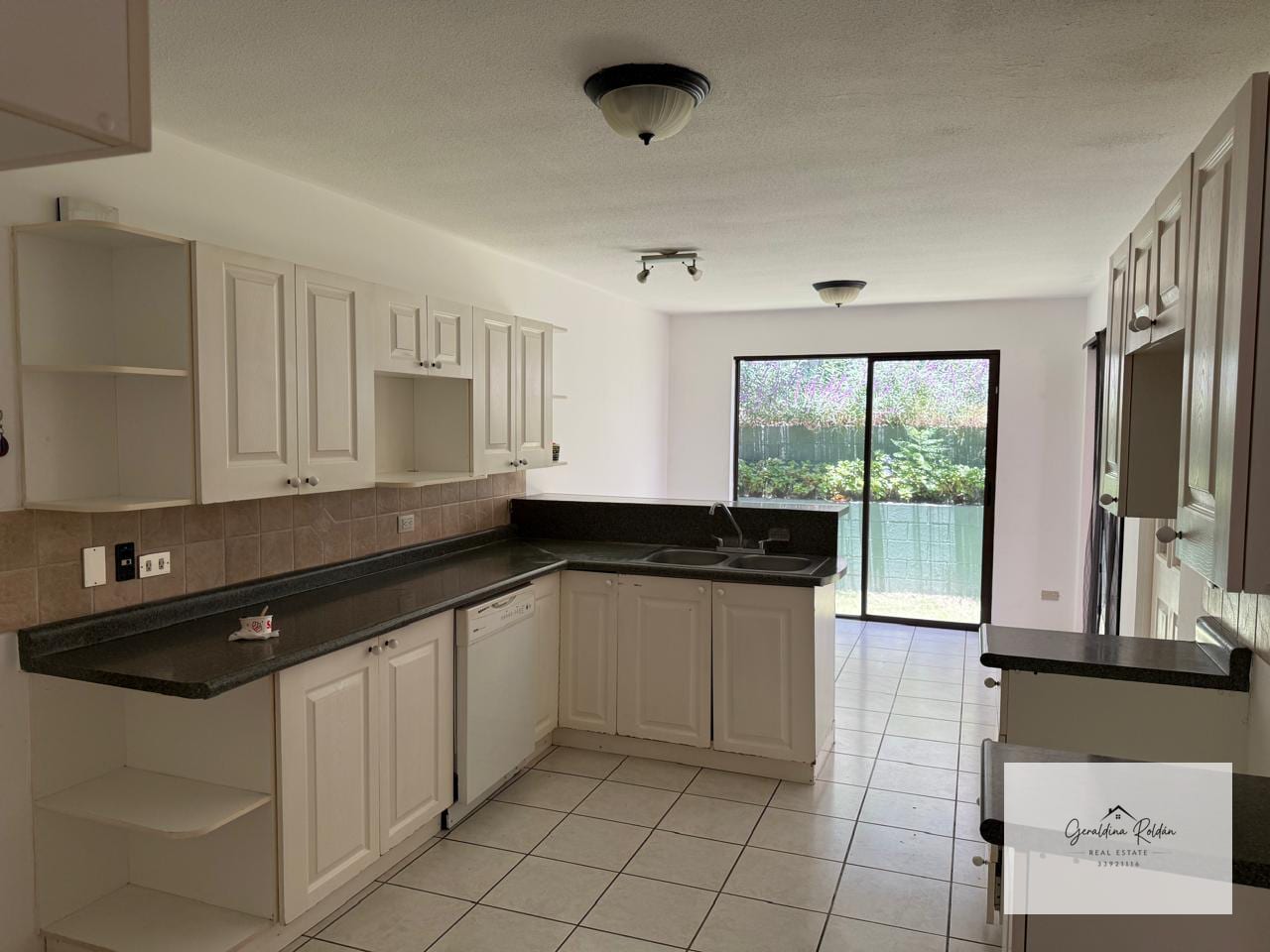Alquilo casa de cuatro habitaciones en z 15 dentro de garita cerca URL — Casa en Alquiler en Zona 15, Guatemala, Ciudad — foto 4 de 7