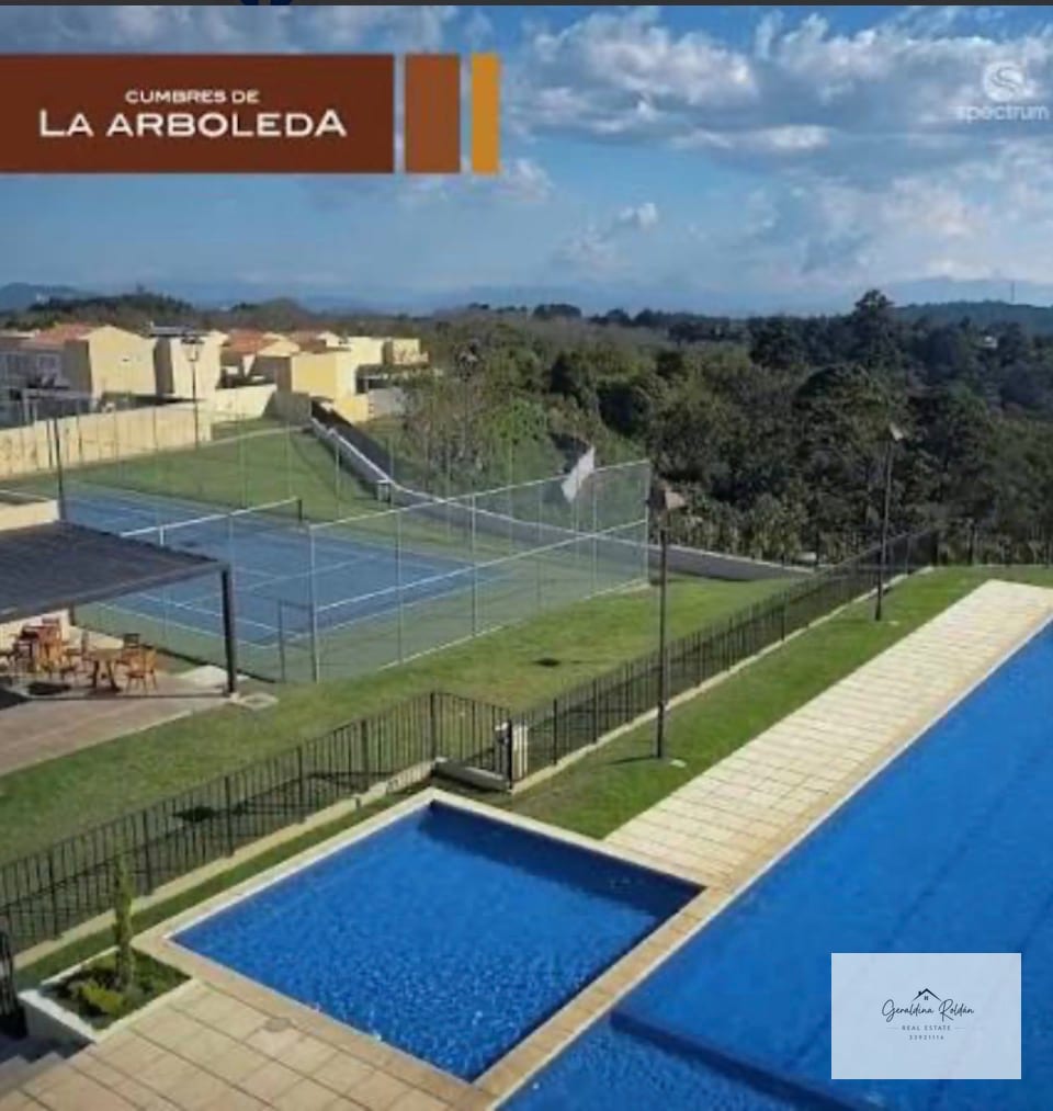 Cumbres de la arboleda en venta km 21.5CAES cuatro habitaciones — Casa en Venta en Carretera a El Salvador, Guatemala, Ciudad — foto 2 de 13