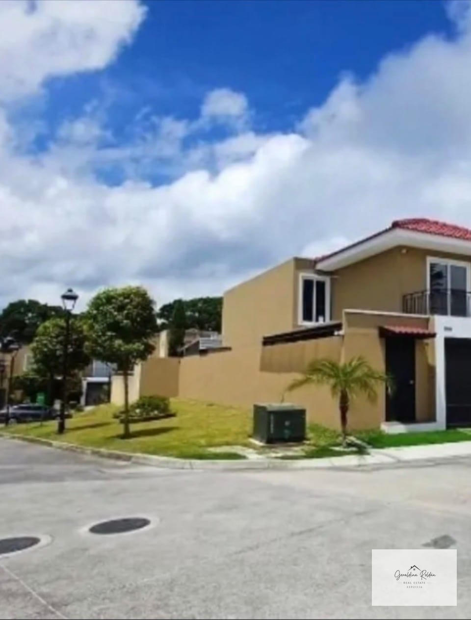Cumbres de la arboleda en venta km 21.5CAES cuatro habitaciones — Casa en Venta en Carretera a El Salvador, Guatemala, Ciudad — foto 4 de 13
