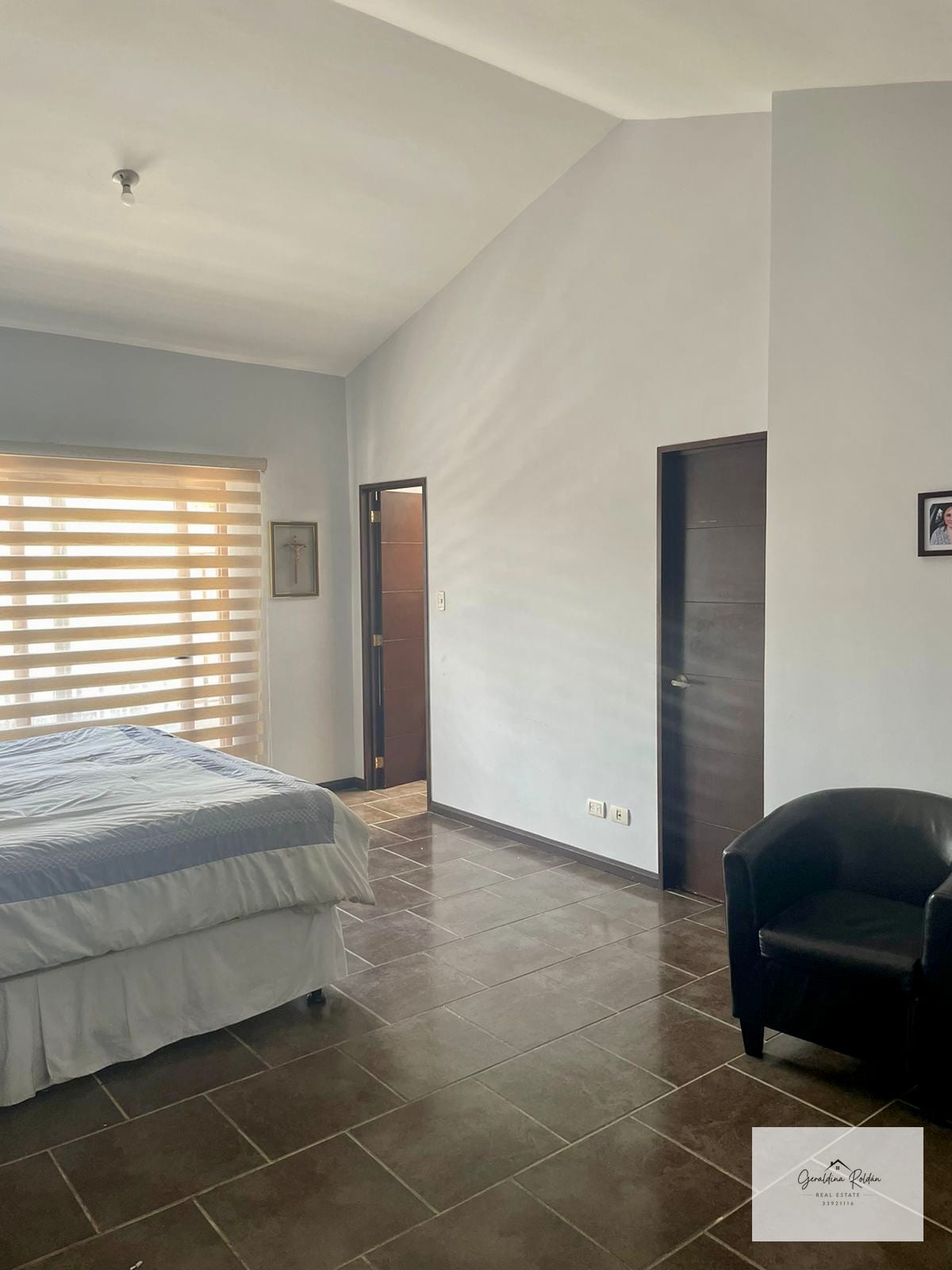Cumbres de la arboleda en venta km 21.5CAES cuatro habitaciones — Casa en Venta en Carretera a El Salvador, Guatemala, Ciudad — foto 11 de 13