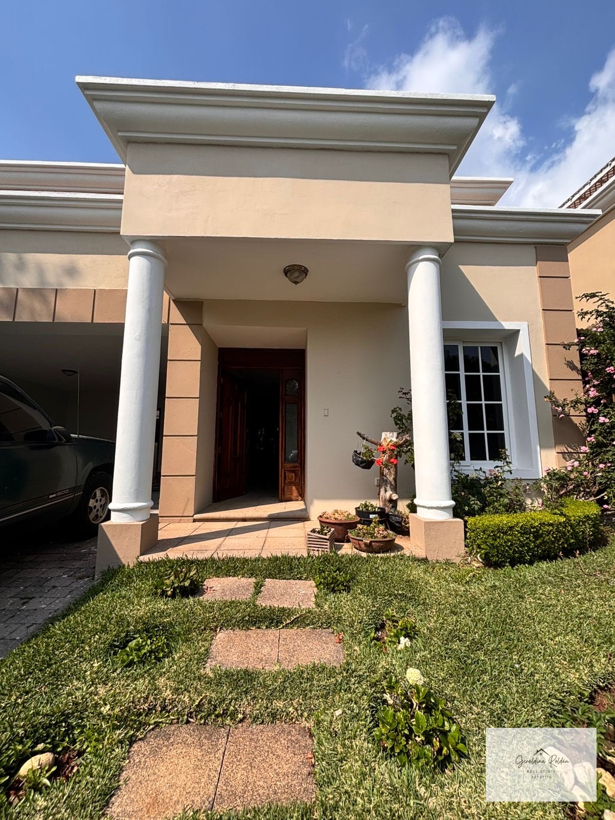 Casa en venta Villas de Entreverdes súper oportunidad — Casa en Venta en Villas de Entreverdes, Carretera a El Salvador, Guatemala, Ciudad — foto 1 de 13