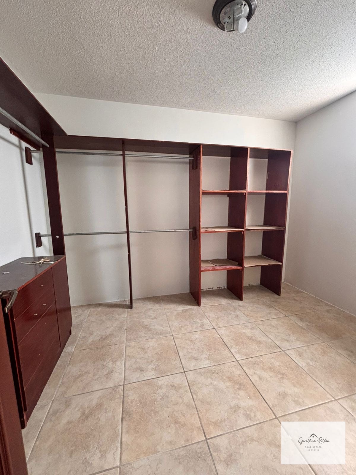 Casa en venta Villas de Entreverdes súper oportunidad — Casa en Venta en Villas de Entreverdes, Carretera a El Salvador, Guatemala, Ciudad — foto 12 de 13