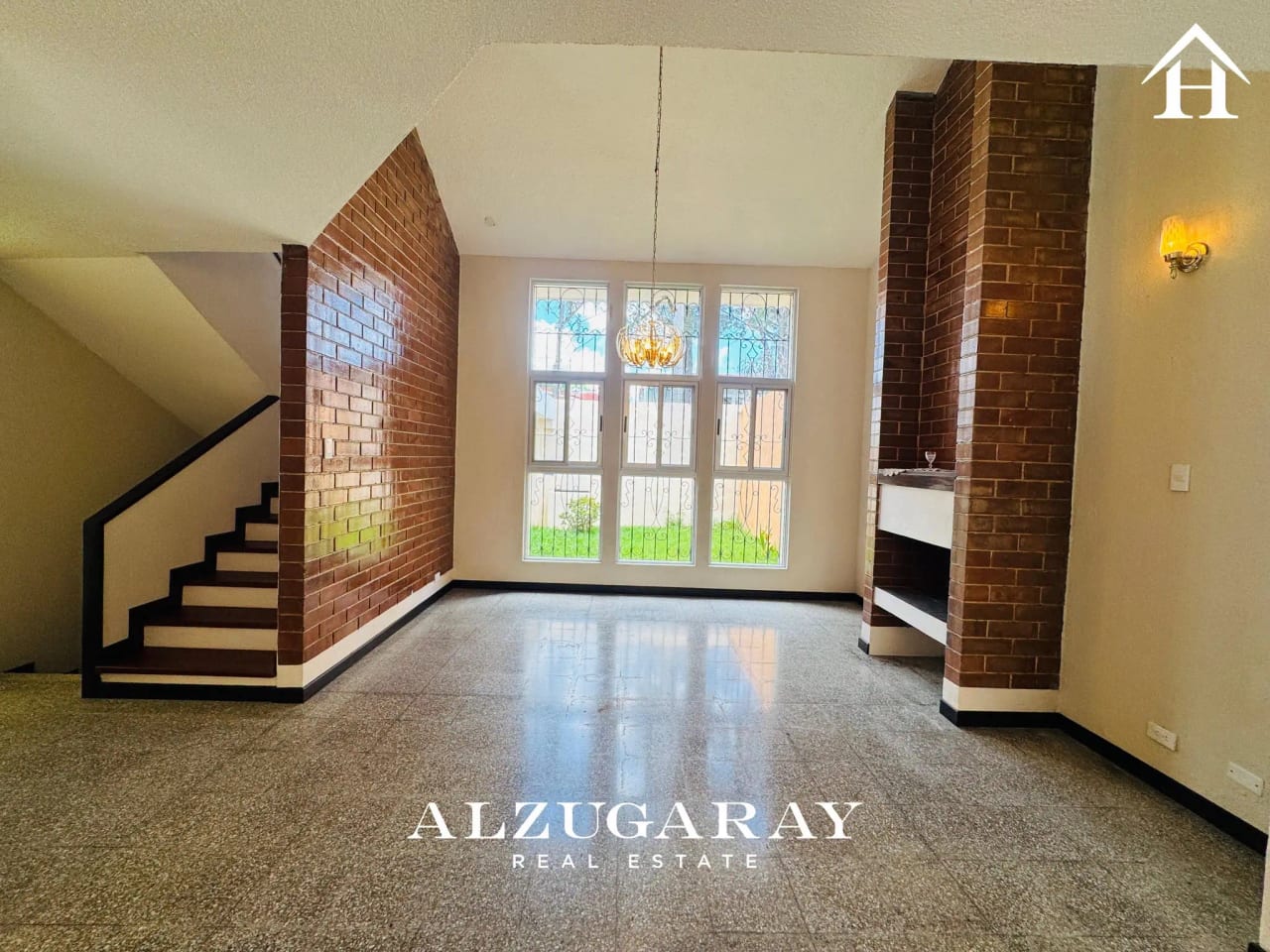 CASA CON AMPLIO JARDIN 5 HAB. / CONDOMINIO Z. 15 — Casa en Alquiler en Zona 15, Guatemala, Ciudad — foto 3 de 8