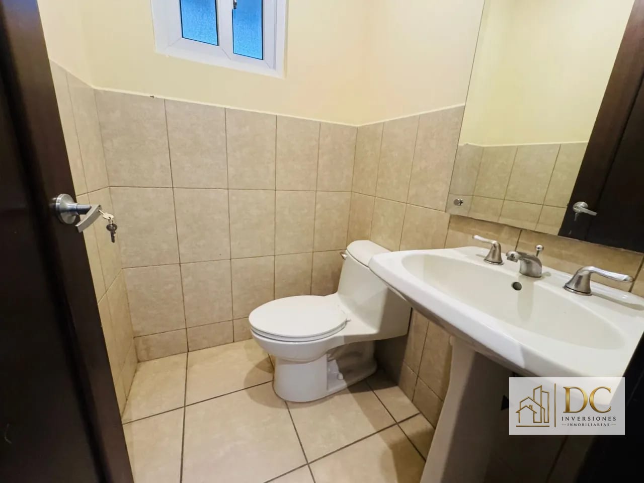đ CASA EN VENTA â 3 HAB + JARDĂN Y SALA FAMILIAR | ENSENADA DE SAN ISIDRO | ZONA 16 â Casa en Venta en Ensenada de San Isidro, Zona 16, Guatemala, Ciudad â foto 7 de 10