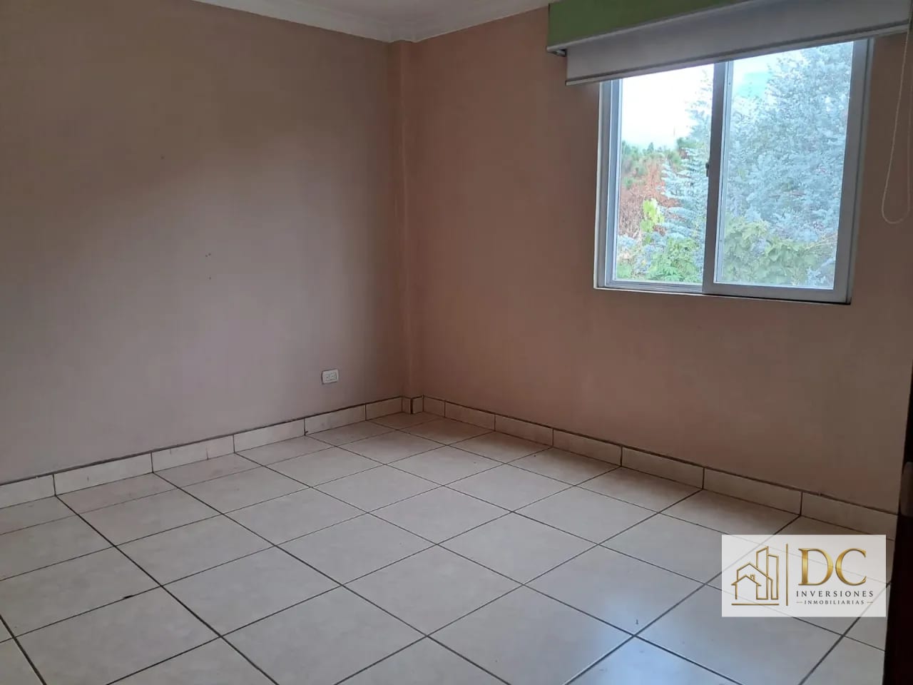 📍 Casa en Venta – 4 Hab +jardín | Prados de San Cristóbal | Z.8 Mixco — Casa en Venta en Prados de San Cristóbal, Zona 8 Mixco, Guatemala, Ciudad — foto 8 de 14