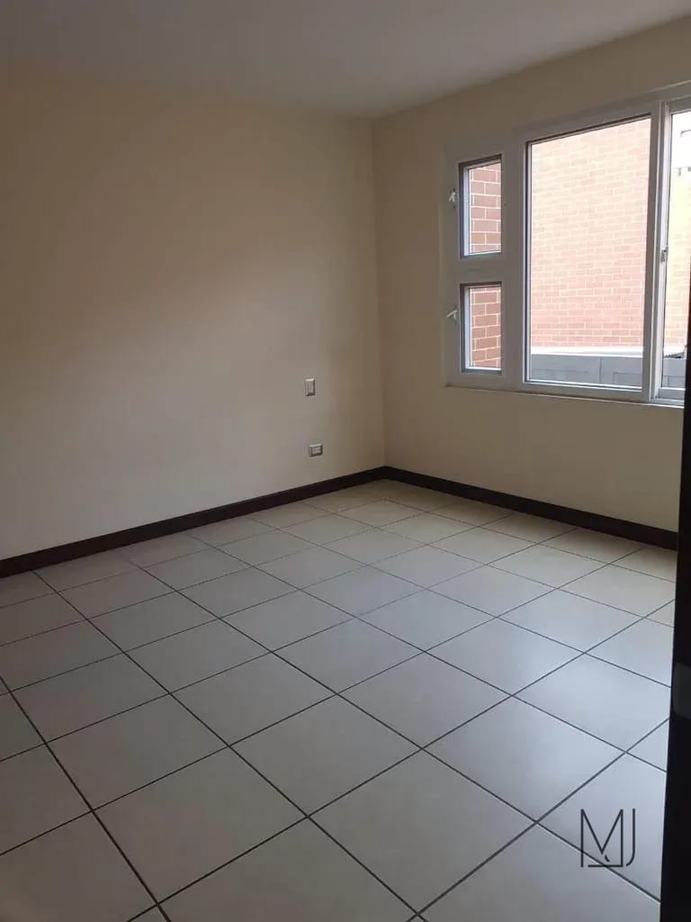 Casa en Alquiler | Ensenada de San Isidro | Zona 16 | 3 habitaciones · Jardín — Casa en Alquiler en Ensenada de San Isidro, Zona 16, Guatemala, Ciudad — foto 4 de 15