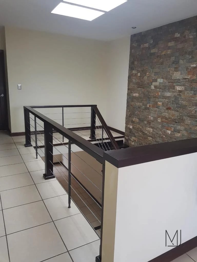 Casa en Alquiler | Ensenada de San Isidro | Zona 16 | 3 habitaciones · Jardín — Casa en Alquiler en Ensenada de San Isidro, Zona 16, Guatemala, Ciudad — foto 8 de 15
