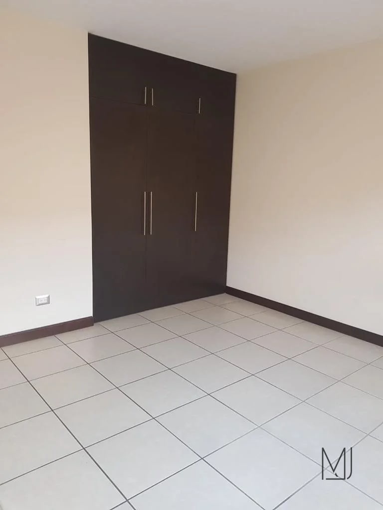 Casa en Alquiler | Ensenada de San Isidro | Zona 16 | 3 habitaciones · Jardín — Casa en Alquiler en Ensenada de San Isidro, Zona 16, Guatemala, Ciudad — foto 11 de 15