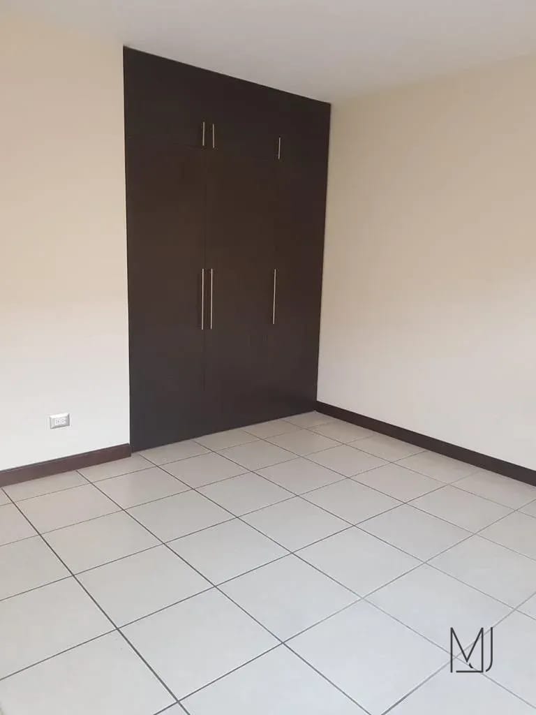 Casa en Alquiler | Ensenada de San Isidro | Zona 16 | 3 habitaciones · Jardín — Casa en Alquiler en Ensenada de San Isidro, Zona 16, Guatemala, Ciudad — foto 11 de 15