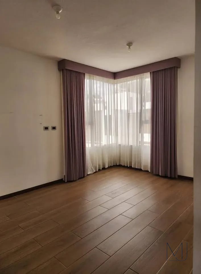 Casa en Venta | Condominio Home 16 | Zona 16 | 3 habitaciones · 4 parqueos · Amplio jardín — Casa en Venta en Home 16, Zona 16, Guatemala, Ciudad — foto 7 de 13