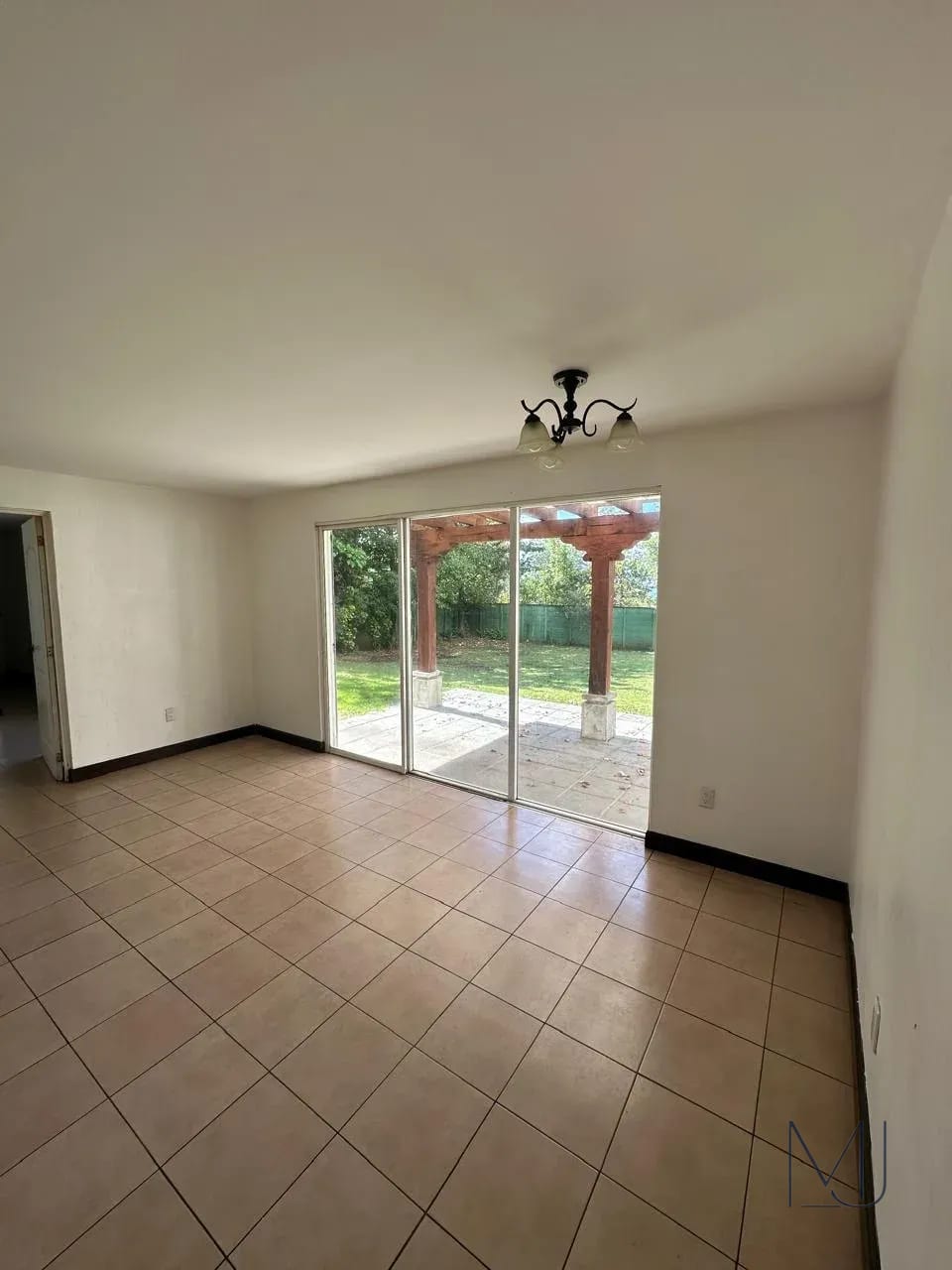 Casa en Alquiler | Condominio Casa y Campo | Carretera a El Salvador | 4 habitaciones · Amplio jardín — Casa en Alquiler en Carretera a El Salvador, Guatemala, Ciudad — foto 3 de 14