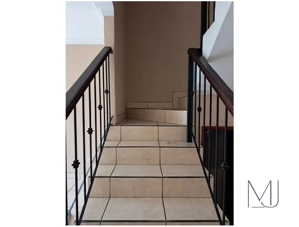 Casa en Venta | Prados de San Cristóbal | Zona 8 de Mixco | Mod Roma — Casa en Alquiler en Prados de San Cristóbal, Zona 8 Mixco, Guatemala, Ciudad — foto 5 de 10