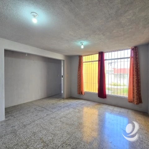Casa en Venta, Pinares de San Cristóbal Zona 8 de Mixco — Casa en Venta en Zona 8 Mixco, Guatemala, Ciudad — foto 3 de 12