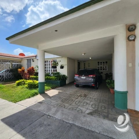 Casa en Renta, Condominio sobre Bulevar San Cristóbal — Casa en Venta en Zona 8 Mixco, Guatemala, Ciudad — foto 2 de 15
