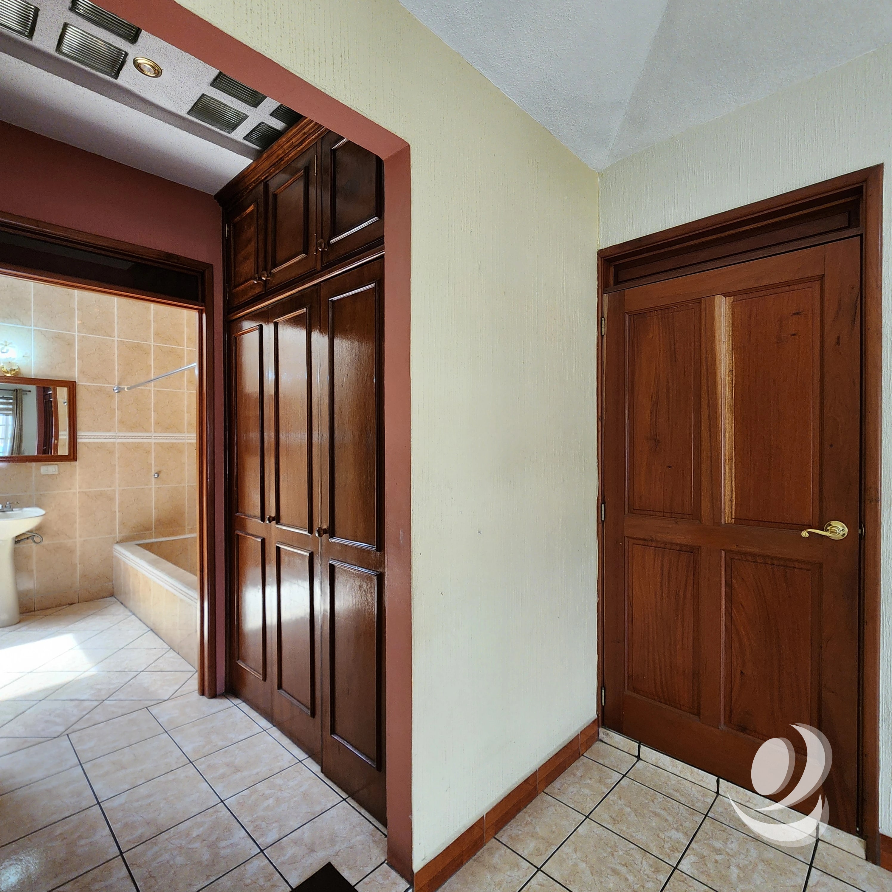 Casa en Renta, Condominio sobre Bulevar San Cristóbal — Casa en Venta en Zona 8 Mixco, Guatemala, Ciudad — foto 11 de 15
