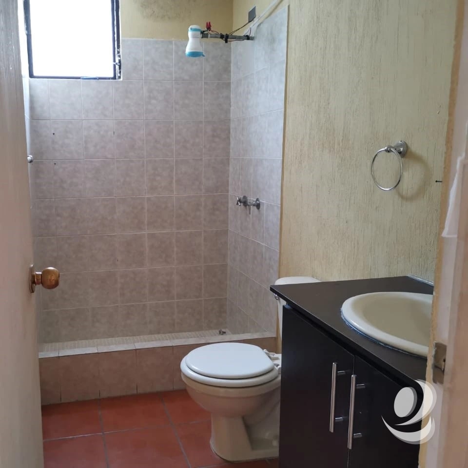¡¡¡Preciosa Casa en Renta en Condominio sobre Bulevar San Cristóbal!!! — Casa en Alquiler en Zona 8 Mixco, Guatemala, Ciudad — foto 15 de 17