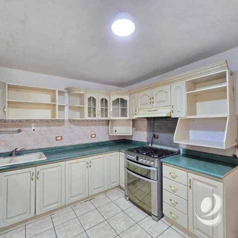 Casa en Renta Condominio sobre Bulevar San Cristóbal — Casa en Alquiler en Zona 8 Mixco, Guatemala, Ciudad — foto 6 de 16