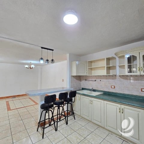 Casa en Renta Condominio sobre Bulevar San Cristóbal — Casa en Alquiler en Zona 8 Mixco, Guatemala, Ciudad — foto 7 de 16