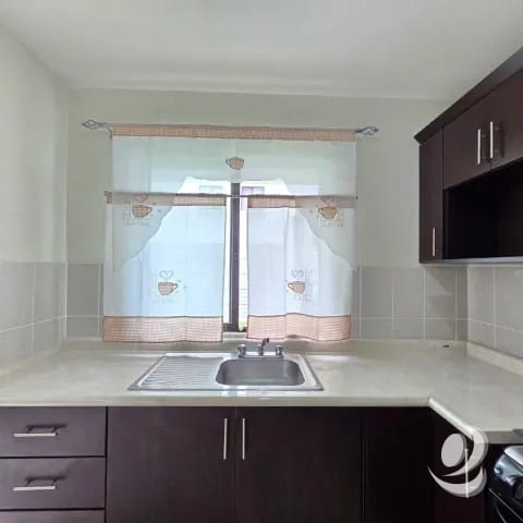 Casa en Venta Residenciales San José, Guatemala — Casa en Venta en San José Pinula, Guatemala, Ciudad — foto 5 de 17