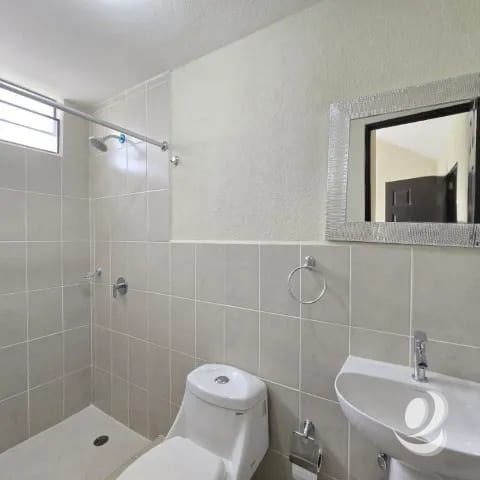 Casa en Venta Residenciales San José, Guatemala — Casa en Venta en San José Pinula, Guatemala, Ciudad — foto 13 de 17