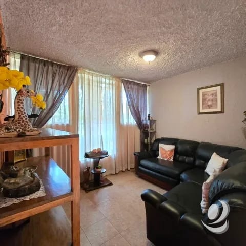 Casa grande en Venta en San Cristóbal y 2 Apartamentos — Casa en Venta en Zona 8 Mixco, Guatemala, Ciudad — foto 4 de 15