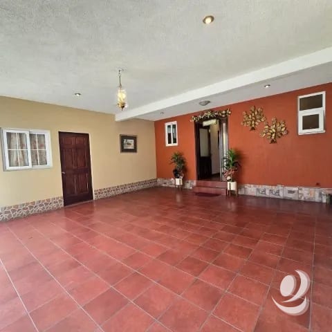 ¡¡¡Preciosa Casa en Venta sobre Bulevar San Cristóbal, Las orquídeas!! — Casa en Venta en Zona 8 Mixco, Guatemala, Ciudad — foto 4 de 17
