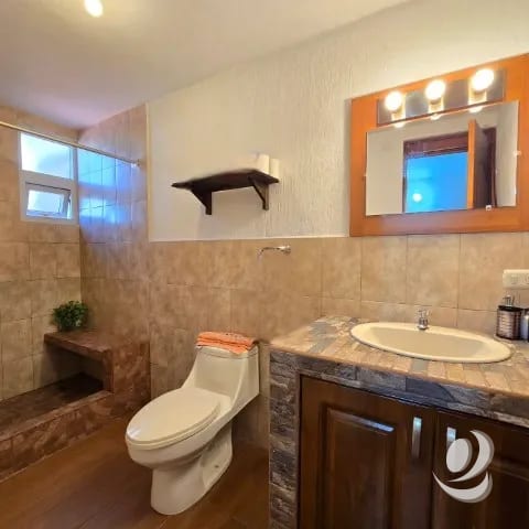 ¡¡¡Preciosa Casa en Venta sobre Bulevar San Cristóbal, Las orquídeas!! — Casa en Venta en Zona 8 Mixco, Guatemala, Ciudad — foto 16 de 17