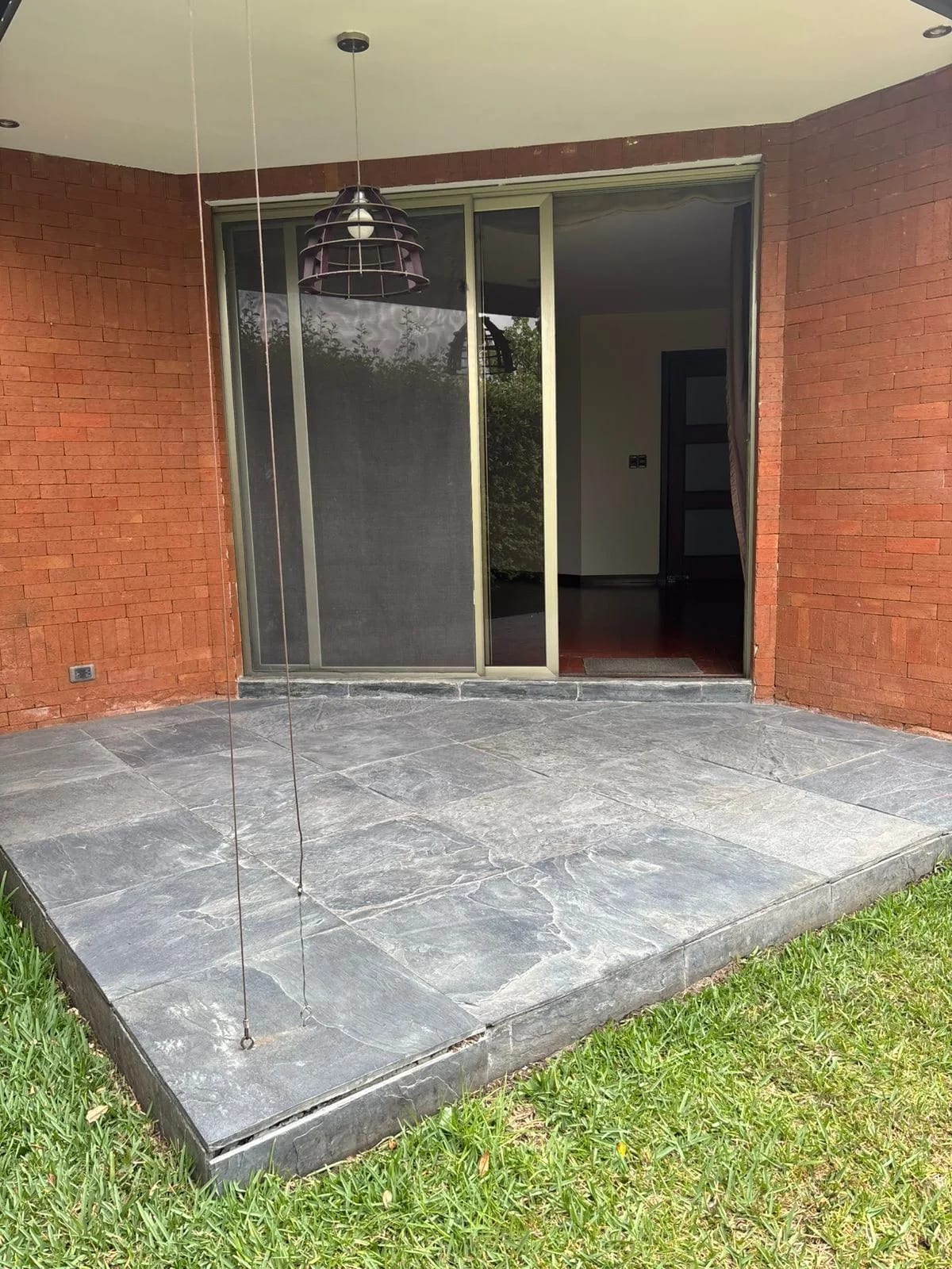 Casa en Alquiler zona 10 — Casa en Alquiler en El Prado, Zona 10, Guatemala, Ciudad — foto 3 de 9