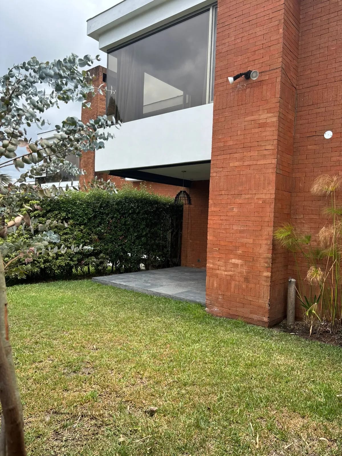 Casa en Alquiler zona 10 — Casa en Alquiler en El Prado, Zona 10, Guatemala, Ciudad — foto 4 de 9