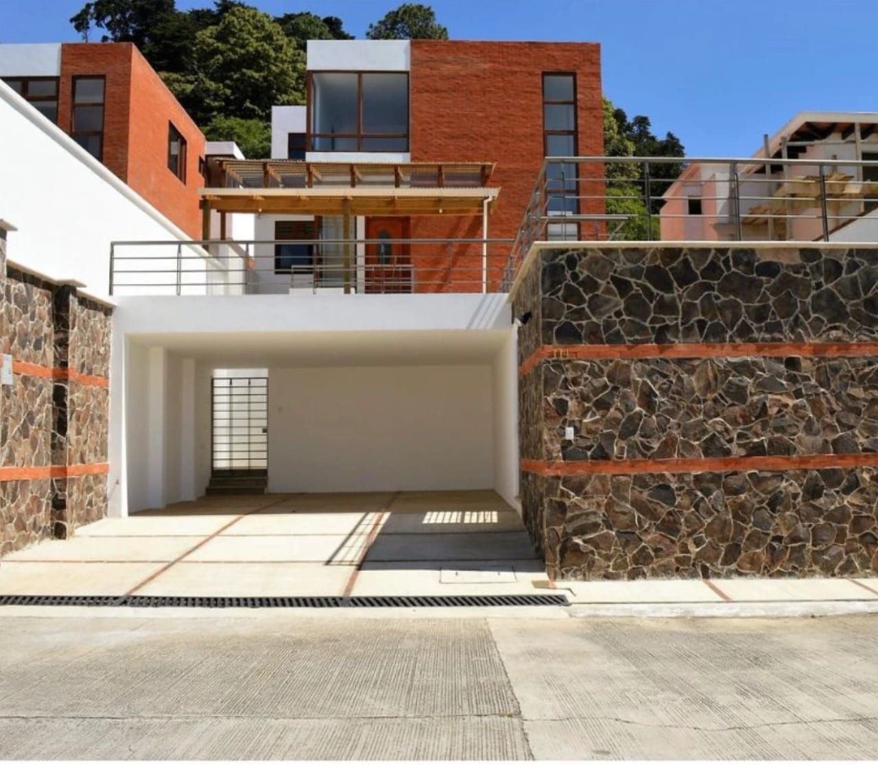 Rento casa en Carretera a El Salvador KM. 12 CONDOMINIO EXCLUSIVO — Casa en Alquiler en Alto Valle, Carretera a El Salvador, Guatemala, Ciudad — foto 1 de 10