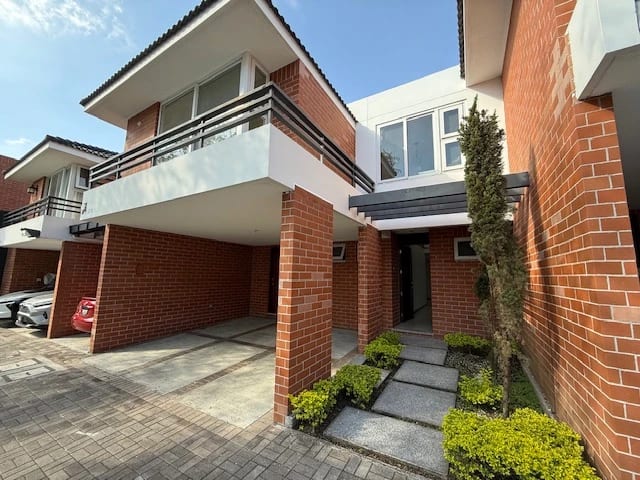 Vendo casa en Zona 16 SAN ISIDRO CONDOMINIO EXCLUSIVO — Casa en Venta en Ensenada de San Isidro, Zona 16, Guatemala, Ciudad — foto 1 de 17