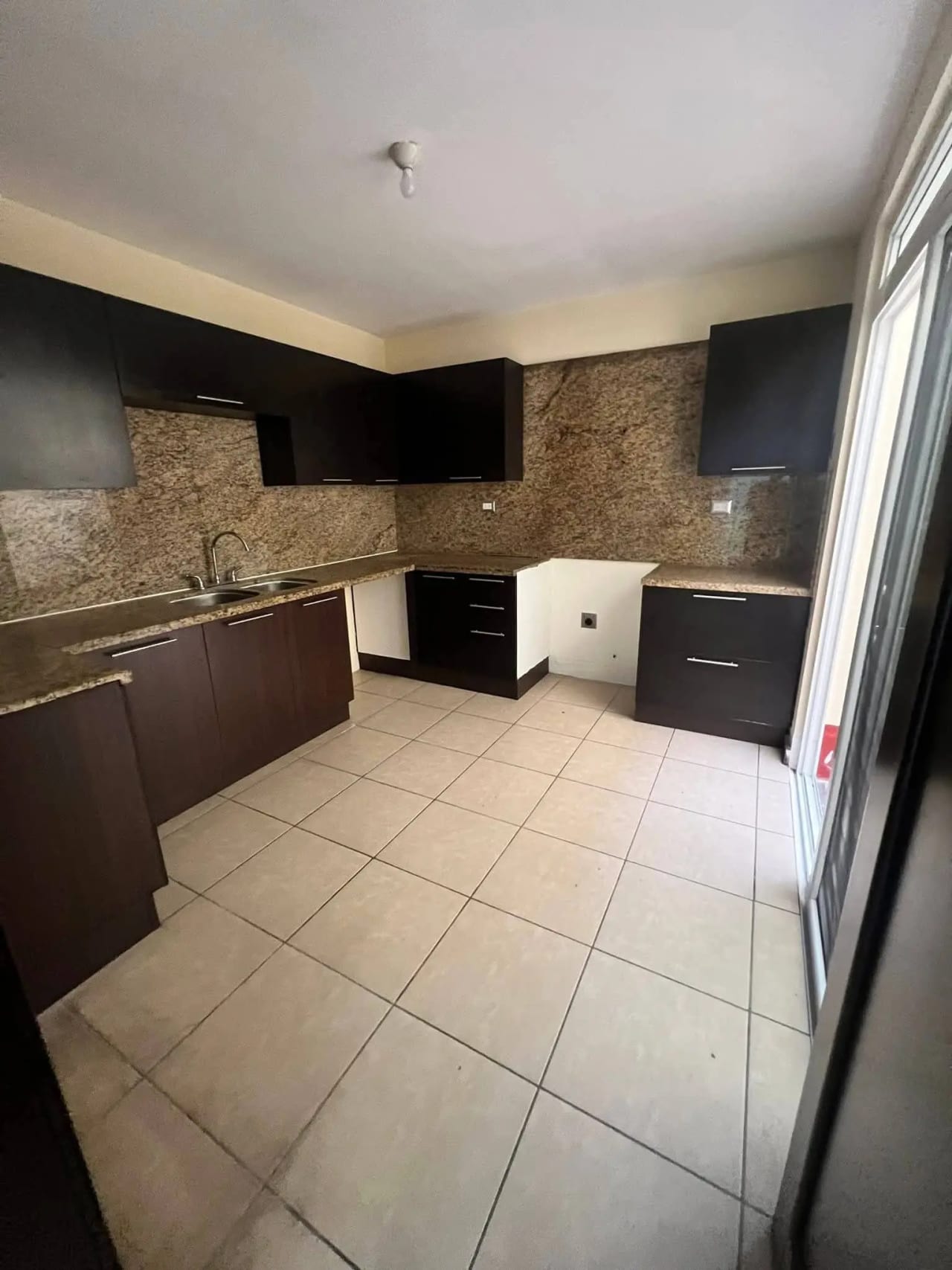 Vendo casa en Zona 16 SAN ISIDRO CONDOMINIO EXCLUSIVO — Casa en Venta en Ensenada de San Isidro, Zona 16, Guatemala, Ciudad — foto 9 de 17