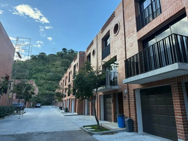 Vendo casa en Zona 13 CONDOMINIO CAÑADAS DE ELGIN — Casa en Venta en Zona 13, Guatemala, Ciudad — foto 2 de 17