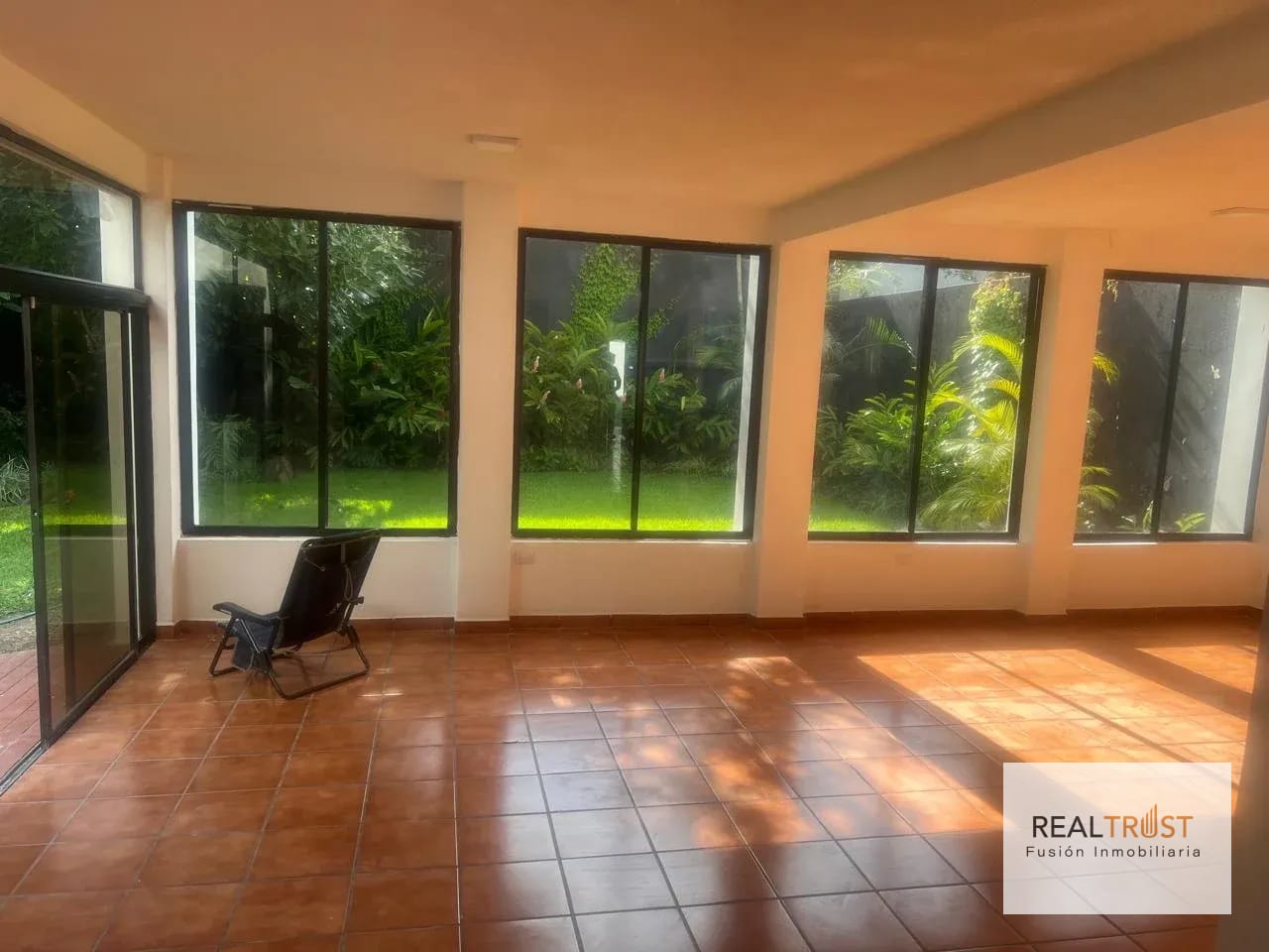 PROPIEDAD EN RENTA PARA OFICINAS A PUERTA CERRADA ss — Casa en Alquiler en Zona 14, Guatemala, Ciudad — foto 3 de 15