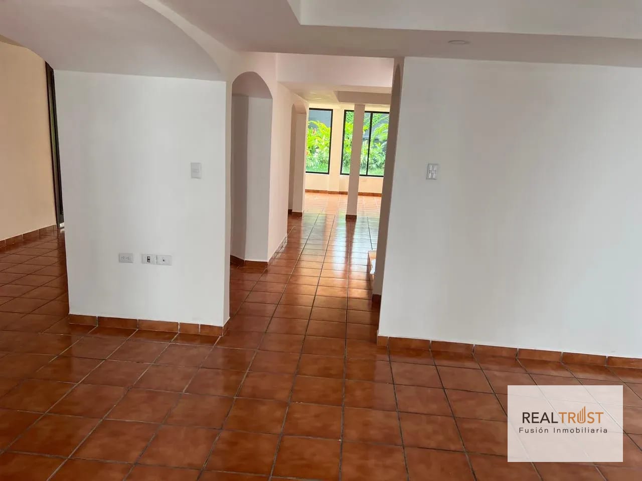 PROPIEDAD EN RENTA PARA OFICINAS A PUERTA CERRADA ss — Casa en Alquiler en Zona 14, Guatemala, Ciudad — foto 14 de 15
